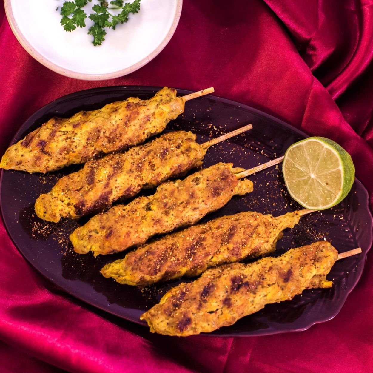“kabab” kobideh – Brochettes de poulet haché – Recette iranienne