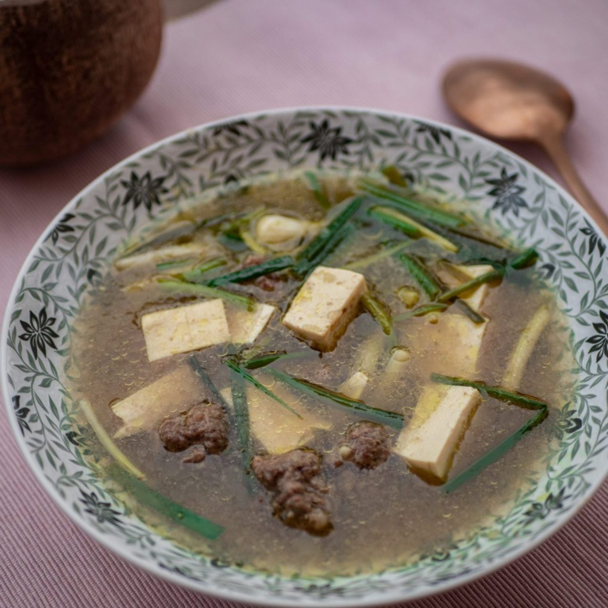 Canh Đậu Hũ Hẹ Nấu Thịt Băm – Soupe au tofu et à la viande hachée