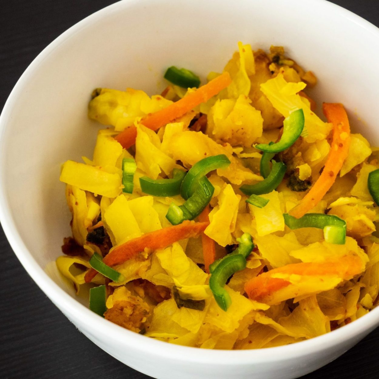 Tikil gomen – Salade de choux et carottes – Recette éthiopienne