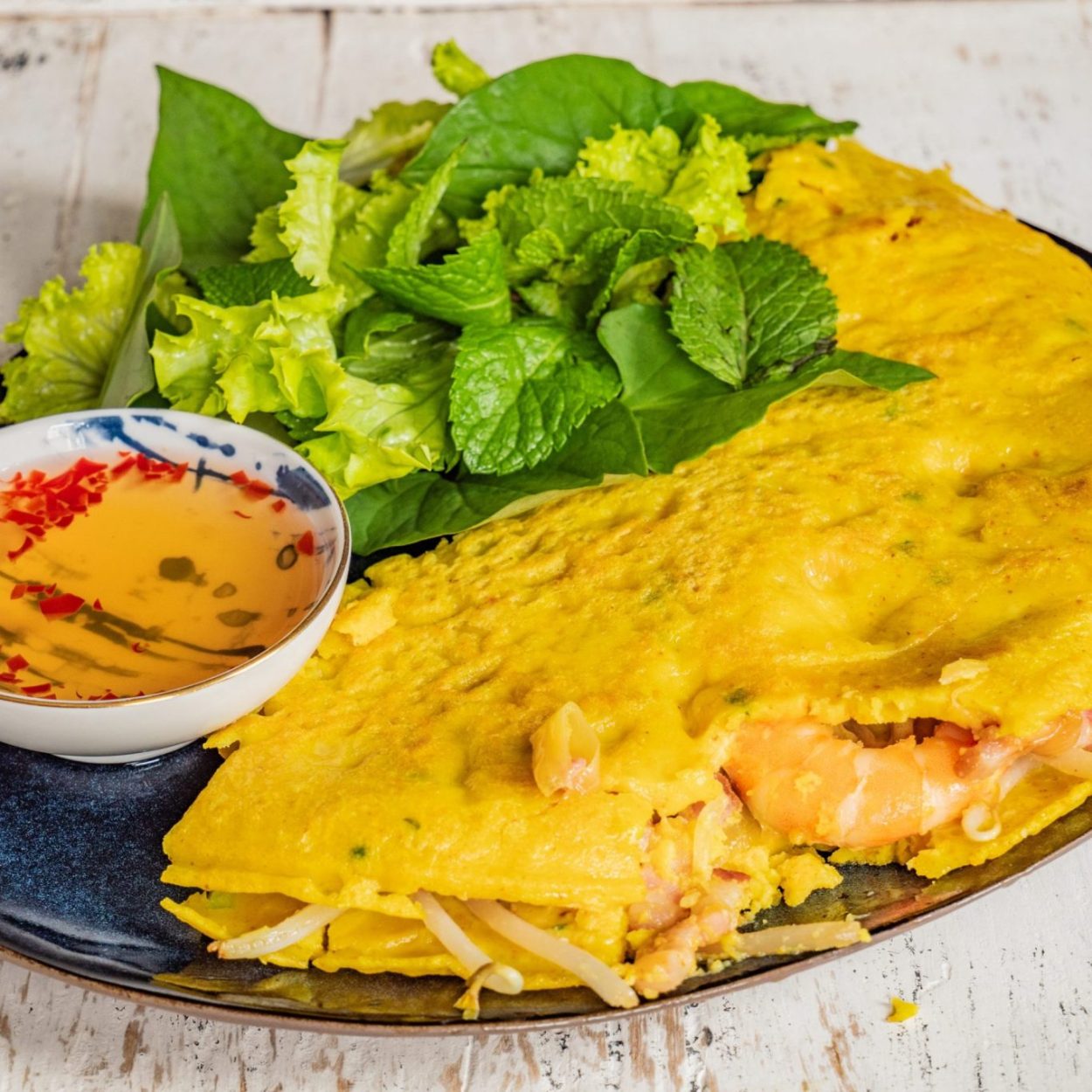 Bánh xèo - Omelette à la farine de riz fourrées aux crevettes- Recette vietnamienne