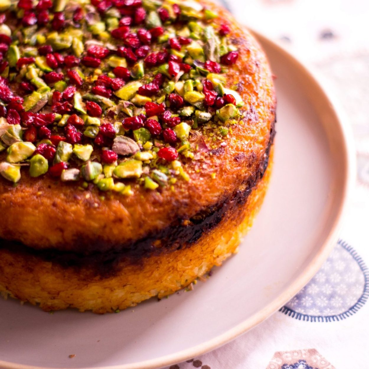 Tahchin – Riz au safran iranien farci au poulet et aux baies d’épinne-vinette -Recette iranienne