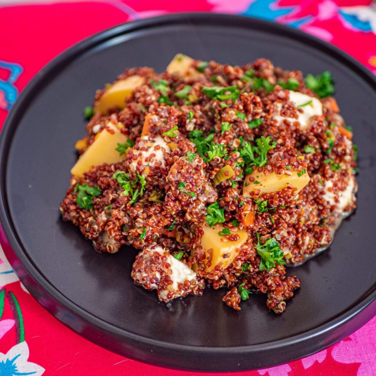 Guiso de quinua – Ragout de quinoa au fromage et aux légumes frais – Recette chilienne