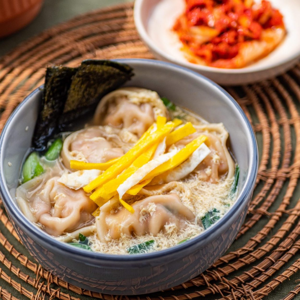 Kimchi mandu – Raviolis au kimchi en quatre cuissons – Recette coréenne