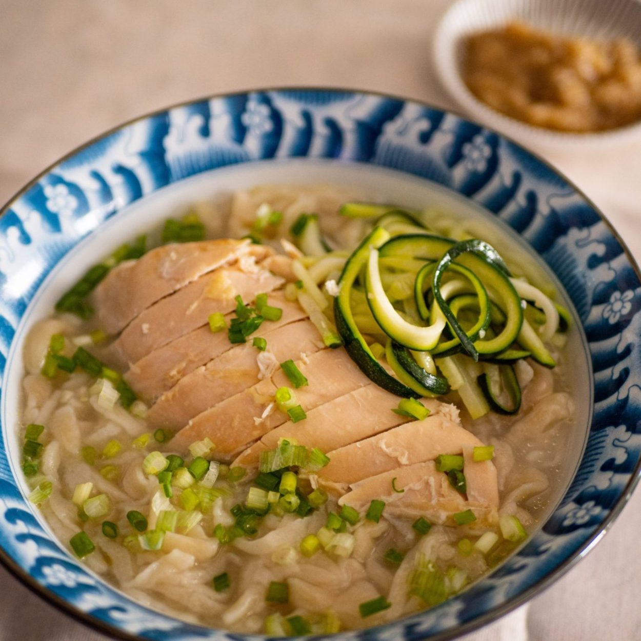 Dak-kalguksu – Soupe de nouilles fraiches au poulet – Recette coréenne