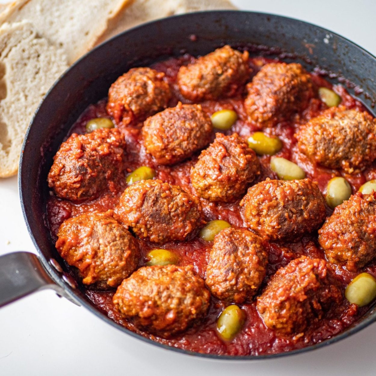 Soutzoukakia – Boulettes en sauce tomate – Recette grecque