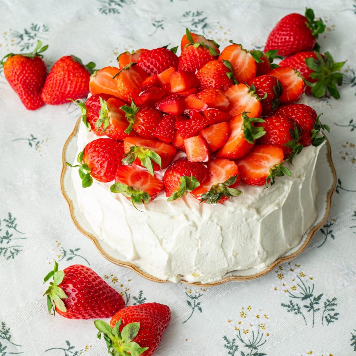 Jordgubbstårta – Gâteau aux fraises suédois