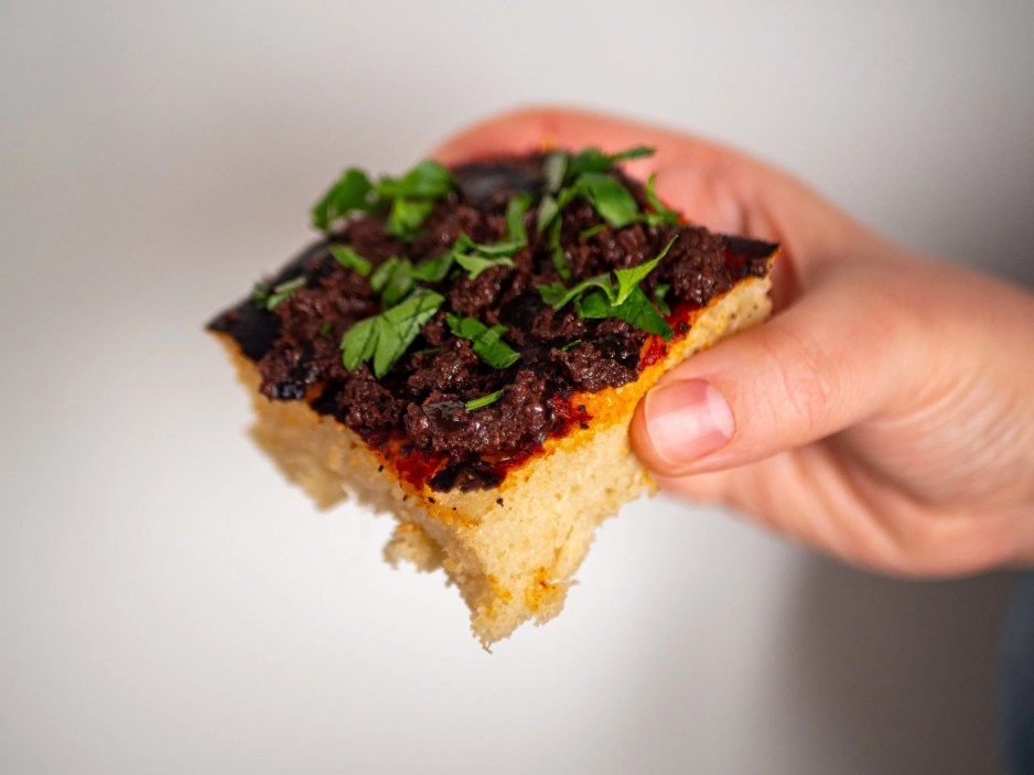 Pizza Carrée algérienne Façon Focaccia : la recette de Dumplings And More