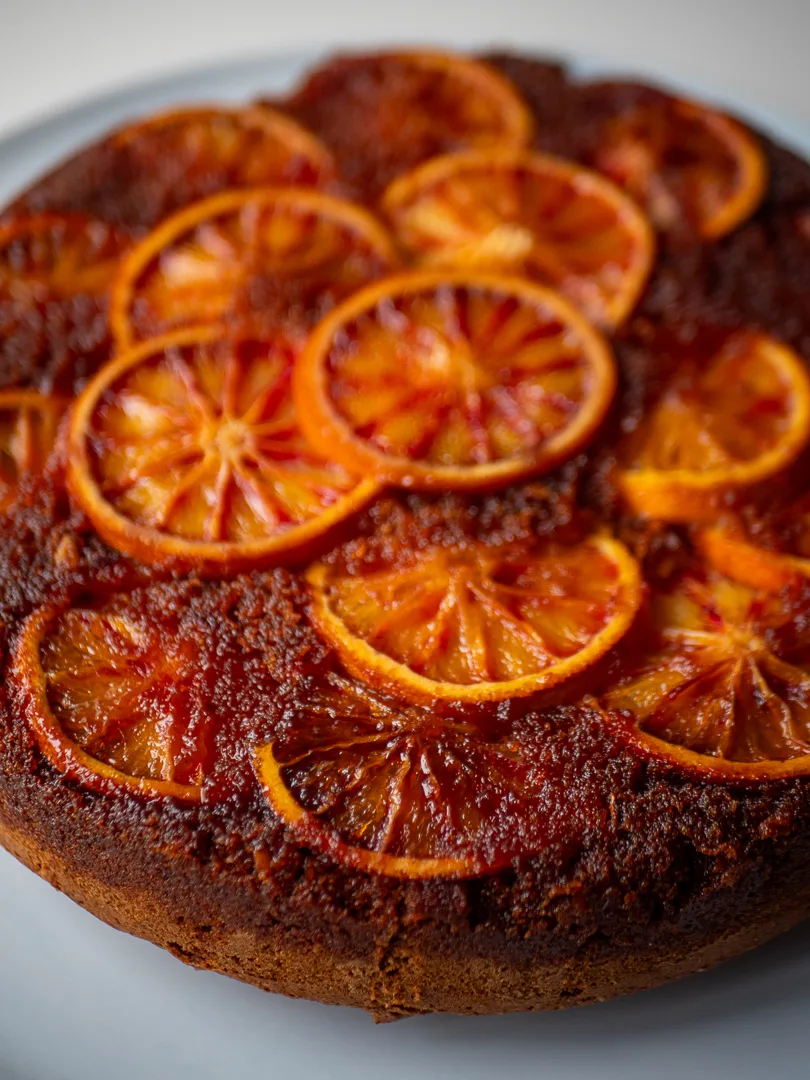 Gâteau renversé à l’orange à la farine de sorgho : une douceur originale