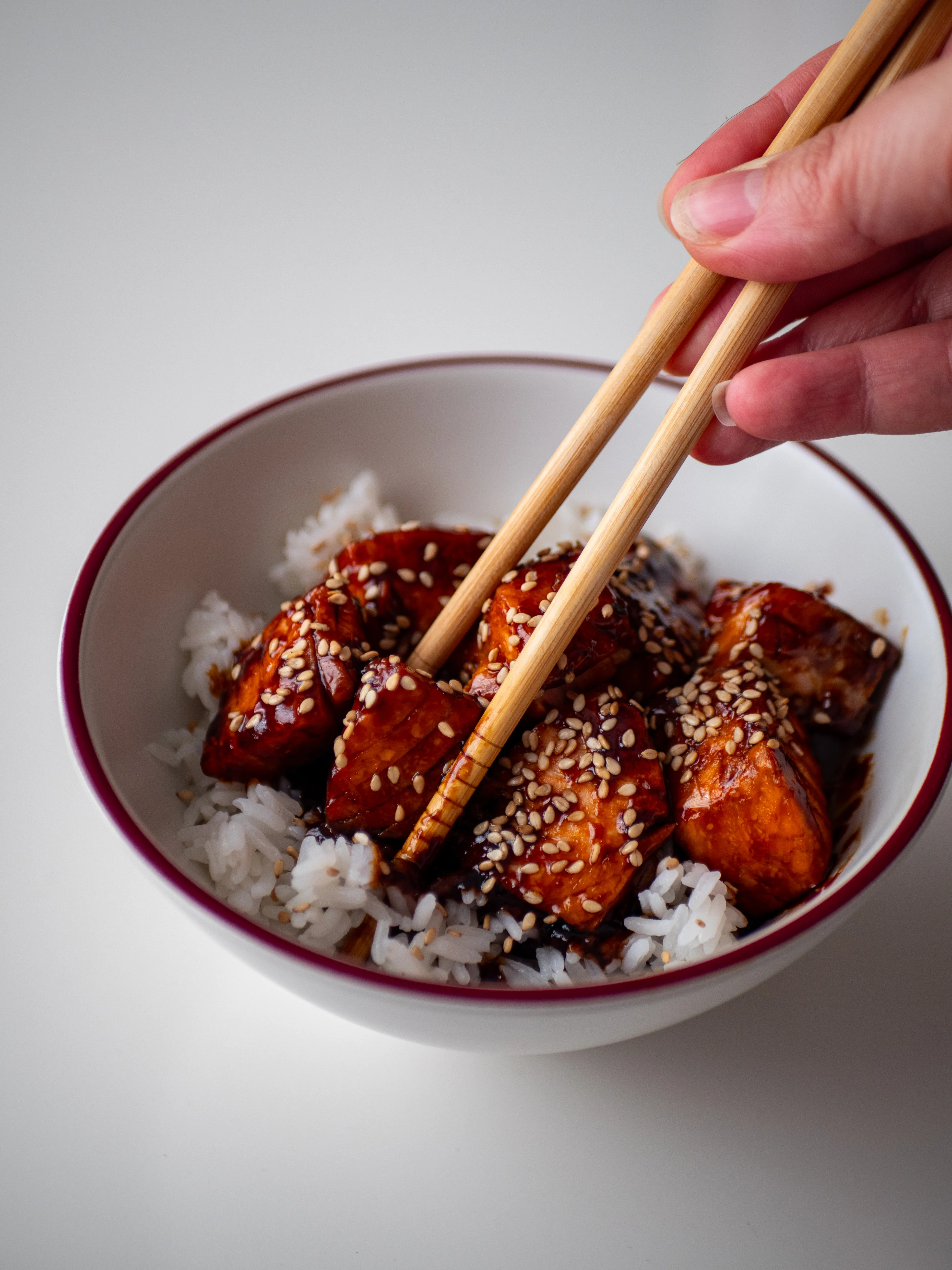 Cubes de saumon grillés à la sauce sucrée-salée coréenne
