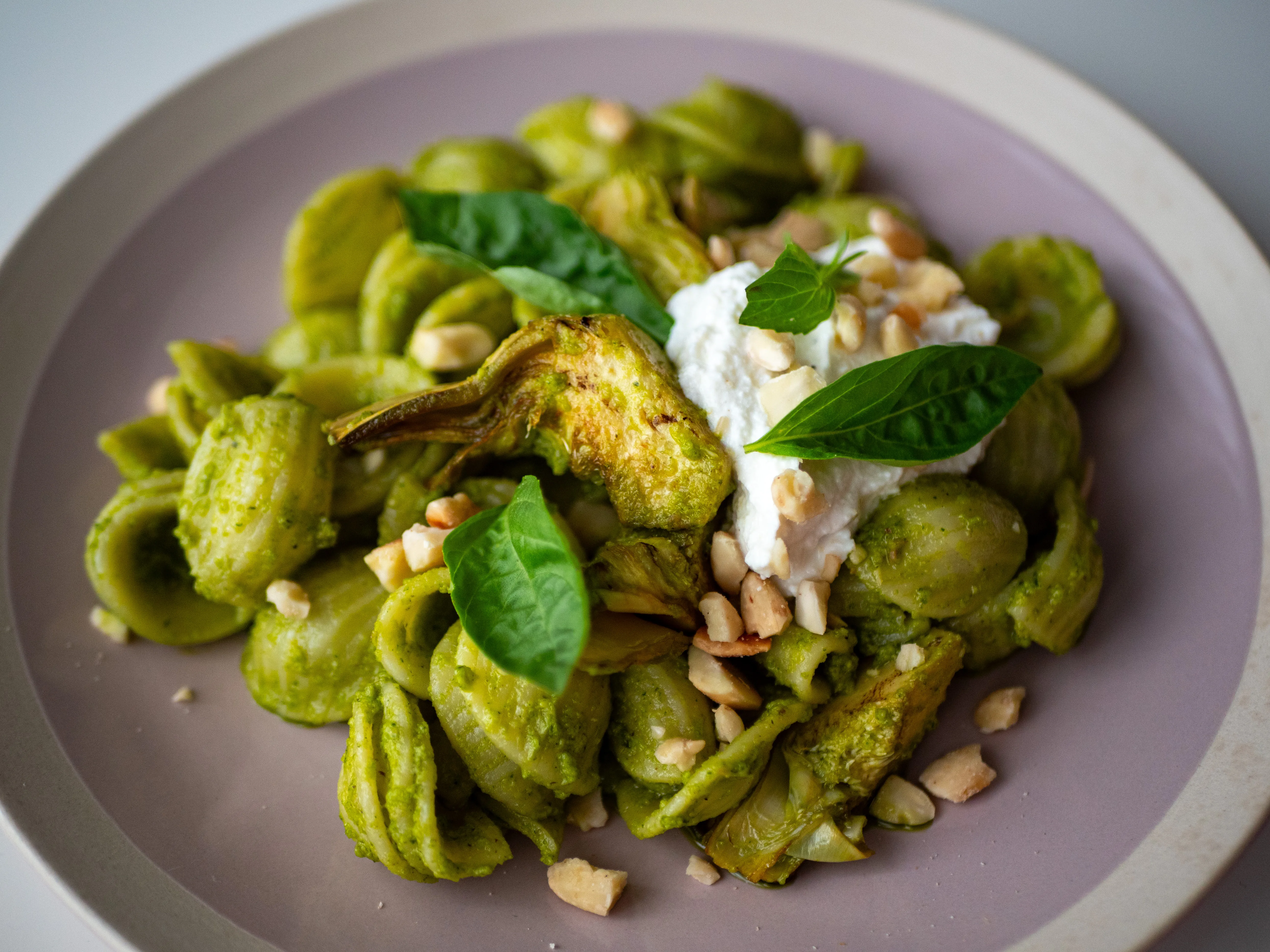 Orecchiette au pesto : une recette rapide, chic et gourmande aux artichauts poêlés