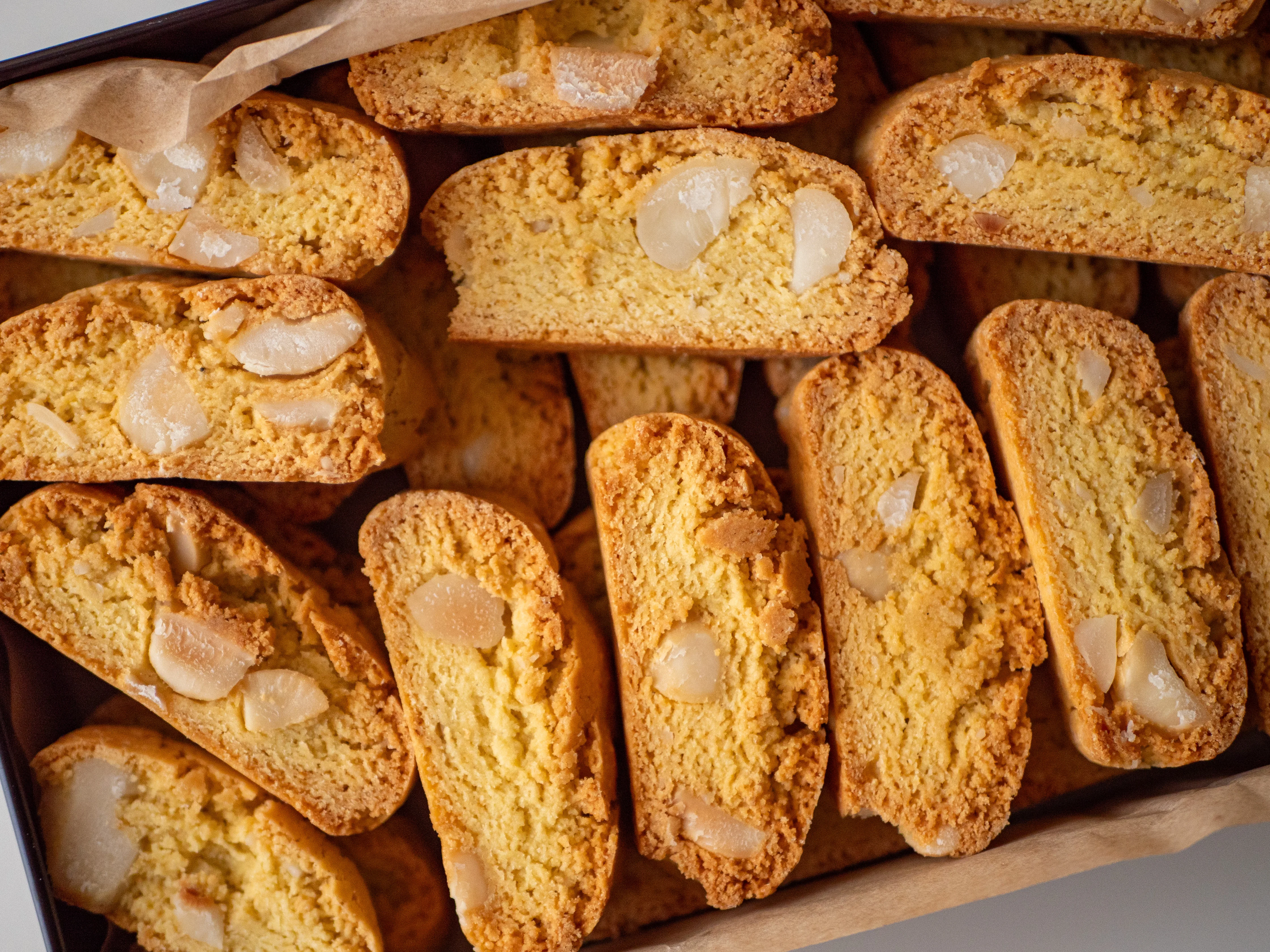 Biscotti italiens à la farine de pois chiches : la recette croquante, saine et protéinée qui change du biscuit classique 1 Biscotti italiens à la farine de pois chiches : la recette croquante, saine et protéinée qui change du biscuit classique