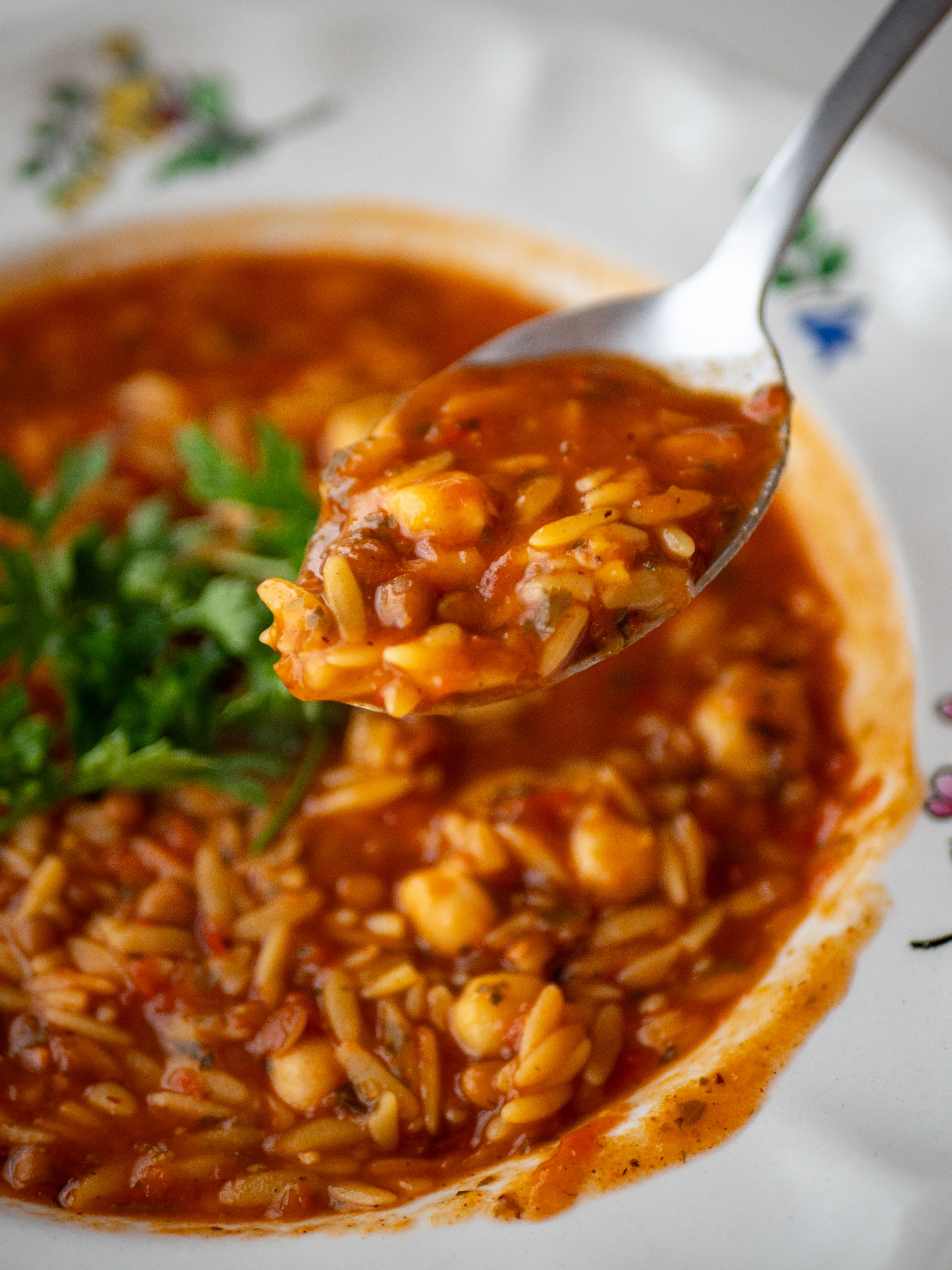 Chorba végétarienne à l’orzo : le bol généreux qui réchauffe en 35 minutes 4 Chorba végétarienne à l’orzo : le bol généreux qui réchauffe en 35 minutes