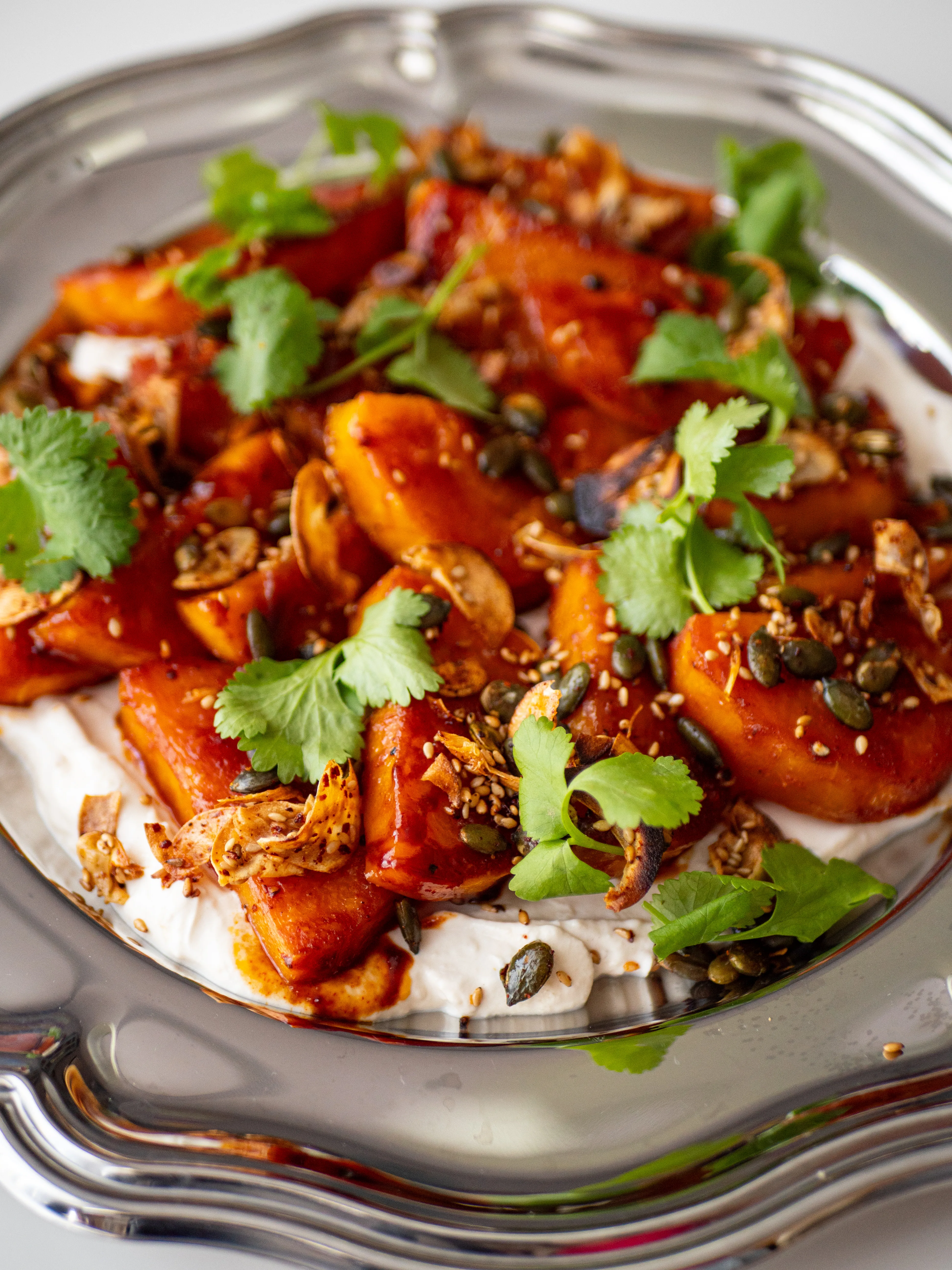 Butternut rôtie au miso et miel pimenté : la recette d&rsquo;automne qui fait tout le travail à votre place